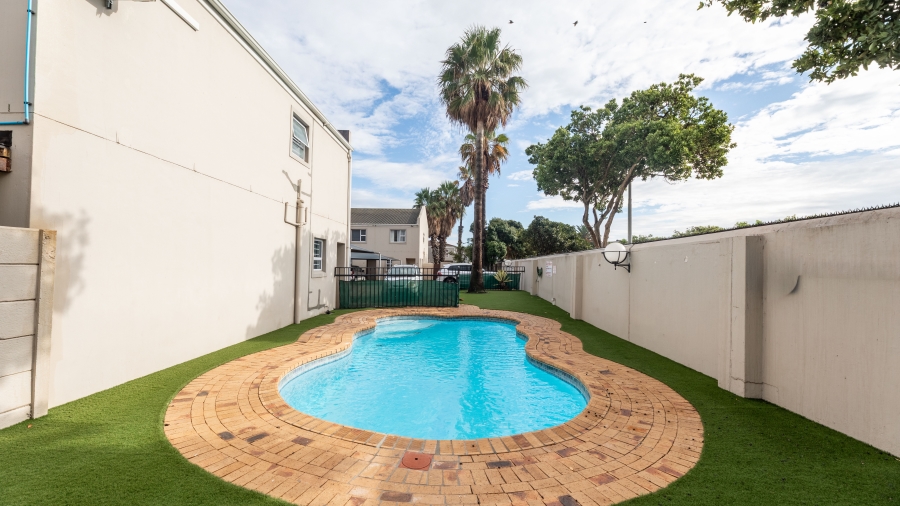 2 Bedroom Property for Sale in Parklands Western Cape